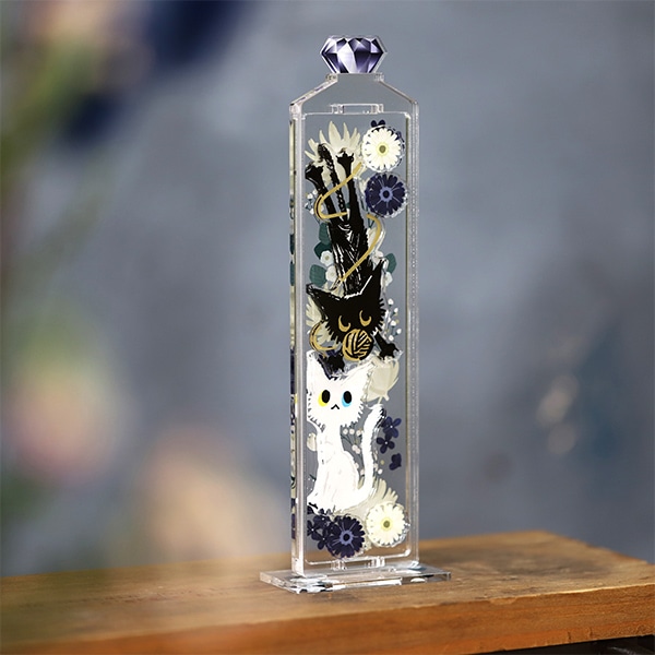 5×7cm（厚み3mm）のものであれば２キャラ入れる事ができます ※形状によっては入らない場合もございますので、内寸をよくご確認ください。 ※ねこちゃんは販促品の為、付属しません