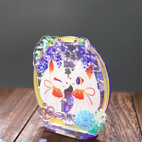 背面と前面、どちらにもお花をデザインしているので、お花に包まれているような奥行き感があります♪ ※キツネちゃんは販促品の為付属しません。